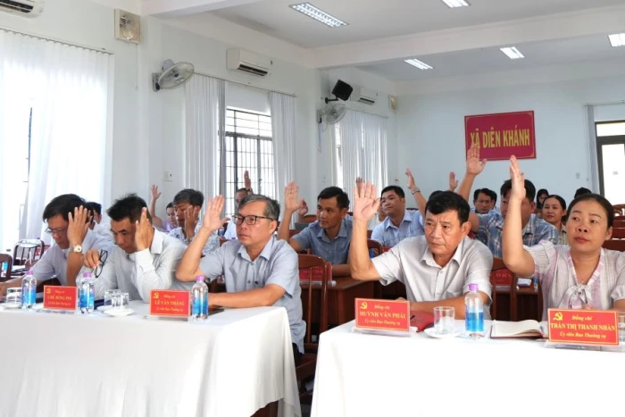 Phiên họp chuyên đề Ban Chấp hành Đảng bộ xã Diên Khánh