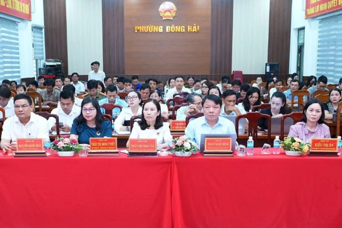 Phường Đông Hải quán triệt các văn bản của Trung ương cho cán bộ, đảng viên