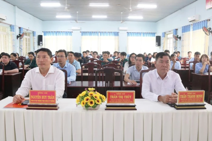 Phường Phan Rang phối hợp bồi dưỡng lý luận chính trị cho 71 đảng viên mới