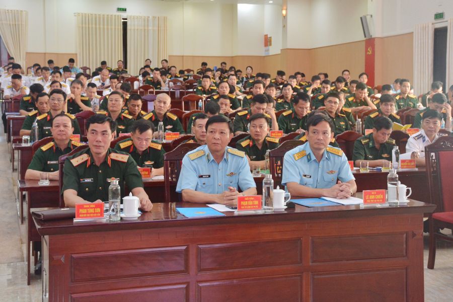 Các đại biểu tham dự khai mạc lớp tập huấn.