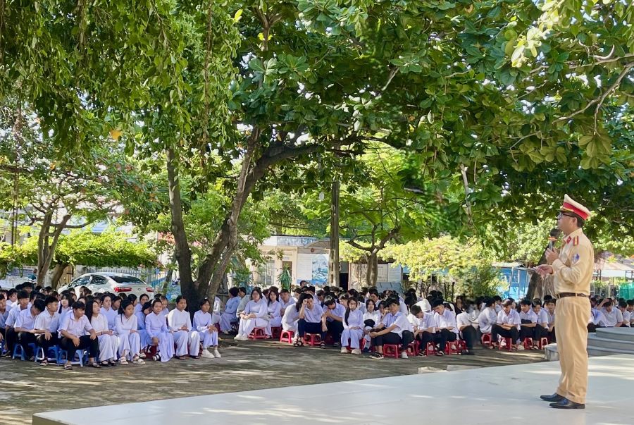 Quang cảnh buổi tuyên truyền.