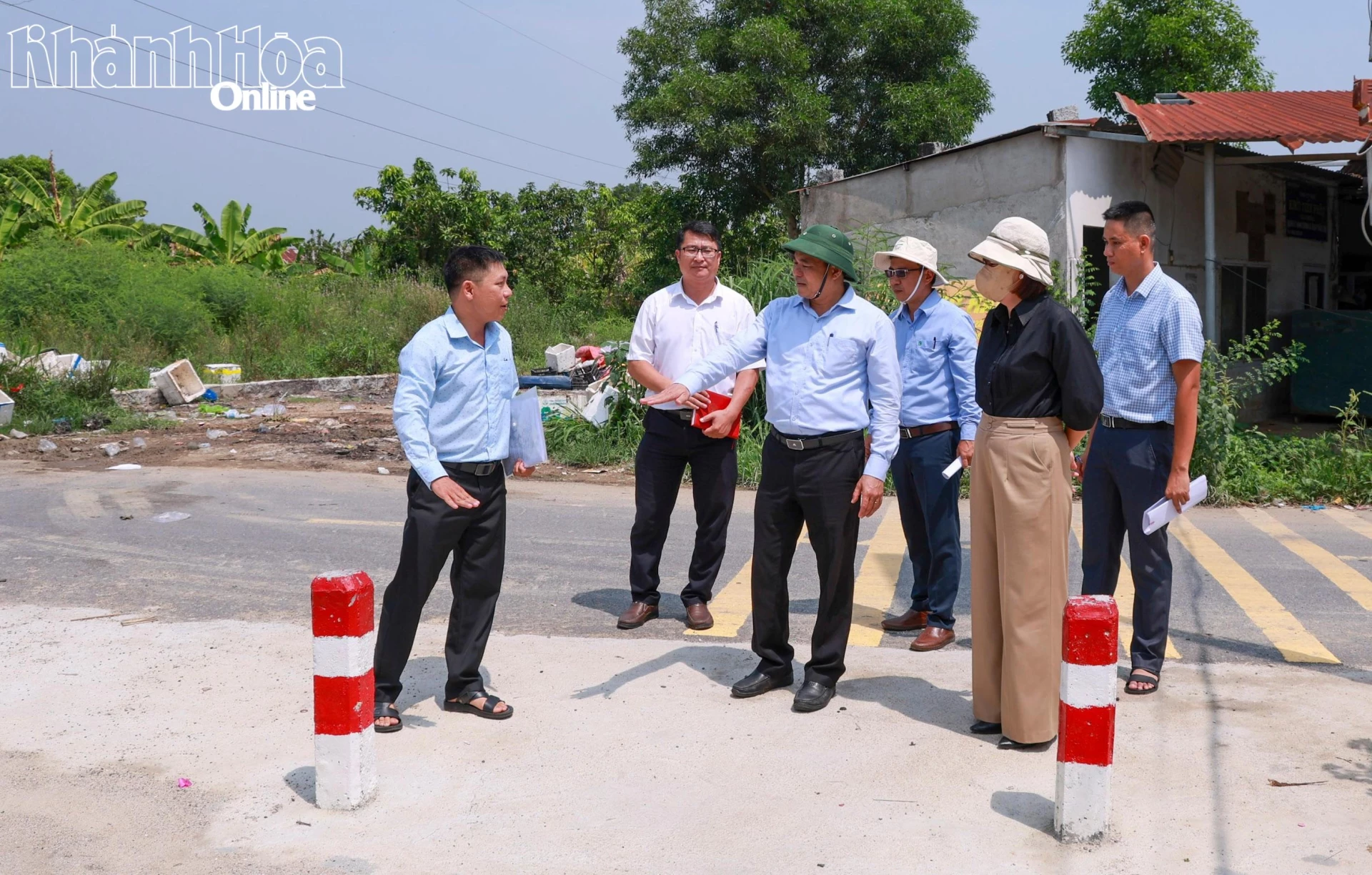 Kiểm tra khu vực xung yếu về ngập sâu tại chợ Tân Xương, xã Suối Dầu.