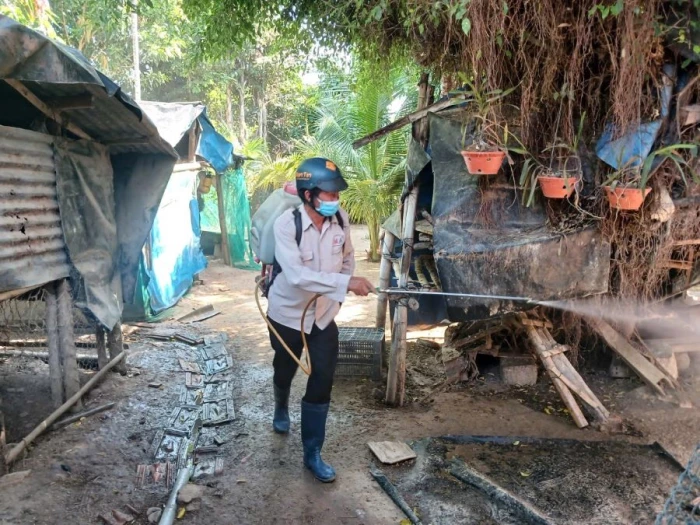 Xã Vạn Thắng triển khai tổng vệ sinh, khử trùng, tiêu độc môi trường chăn nuôi đợt 2 