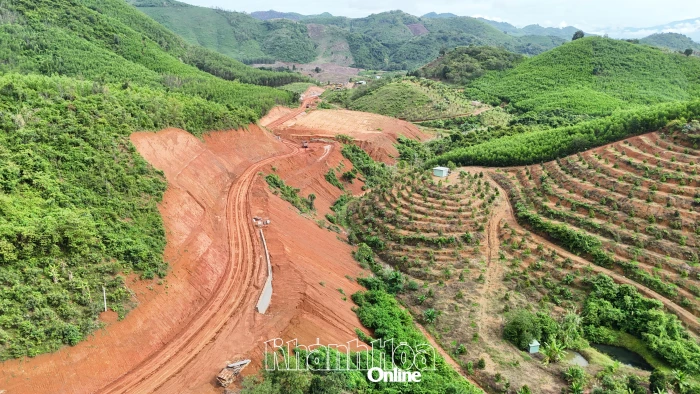 Dự án Đường liên vùng Khánh Sơn - Khánh Vĩnh: Nỗ lực đẩy nhanh tiến độ