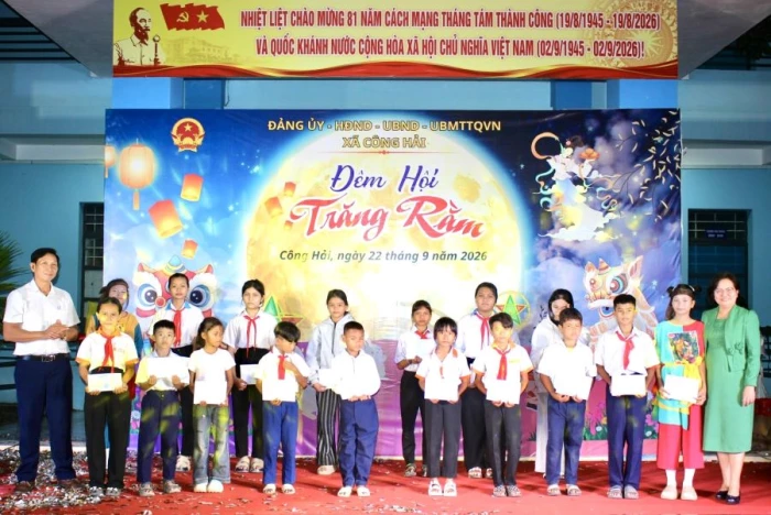 Xã Công Hải phối hợp tổ chức chương trình “Đêm hội trăng rằm”