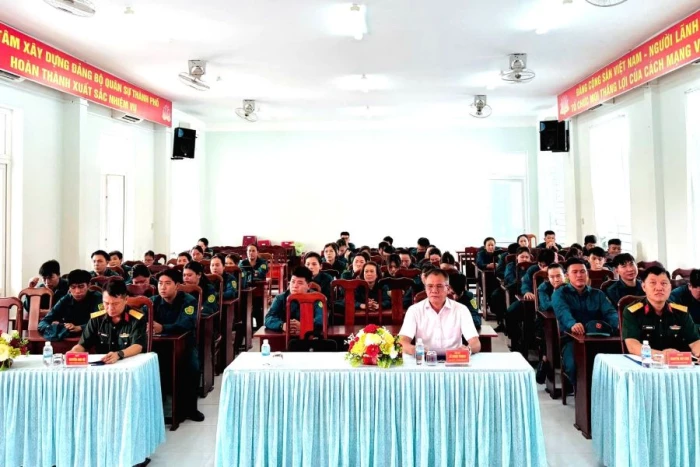 Phường Cam Ranh tổ chức huấn luyện dân quân binh chủng đợt 2 