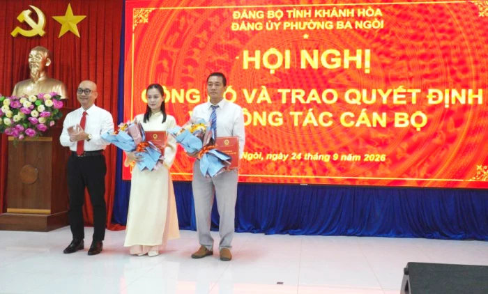 Phường Ba Ngòi công bố các quyết định về công tác cán bộ
