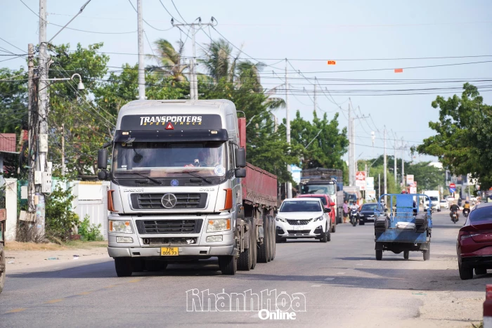 Đường Phan Đăng Lưu: Cần được nâng cấp và giảm tải lưu lượng phương tiện