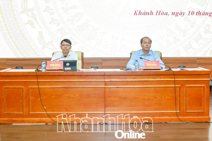 Thường trực Tỉnh ủy đối thoại với cán bộ, hội viên nông dân, phụ nữ và thành viên hợp tác xã