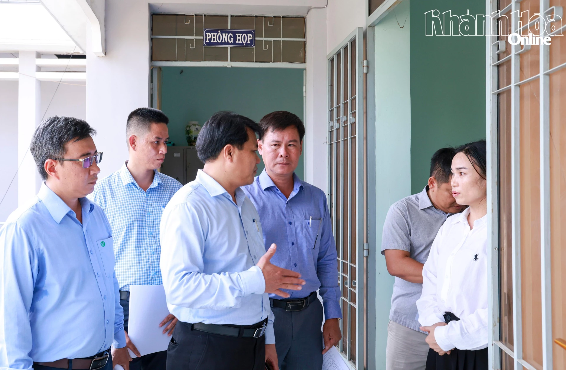 Kiểm tra vị trí di dời người dân đến nơi tránh trú an toàn trên địa bàn xã Diên Khánh.