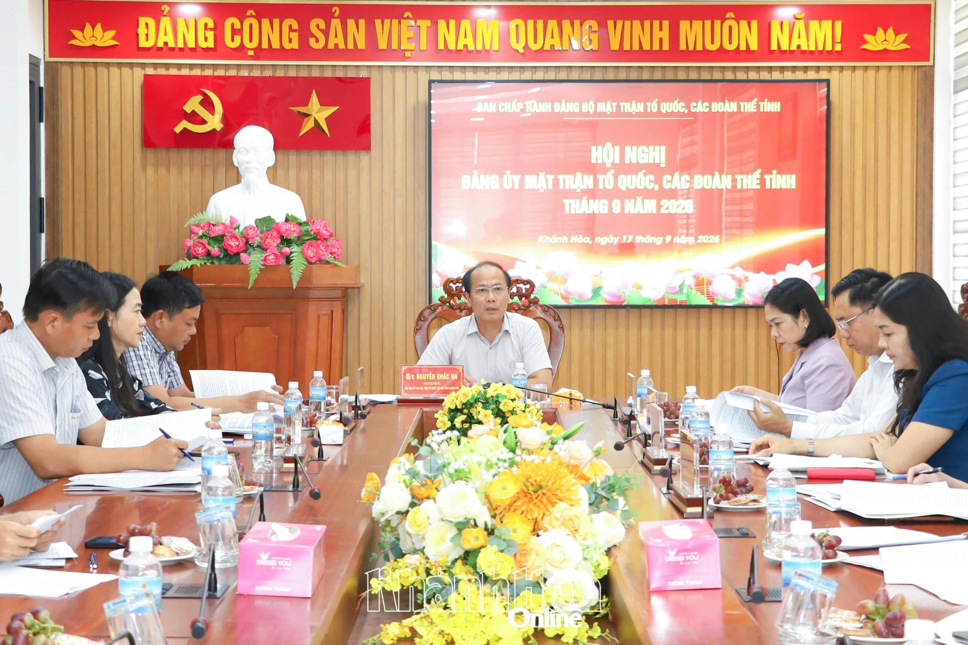 Đồng chí Nguyễn Khắc Hà chủ trì hội nghị.