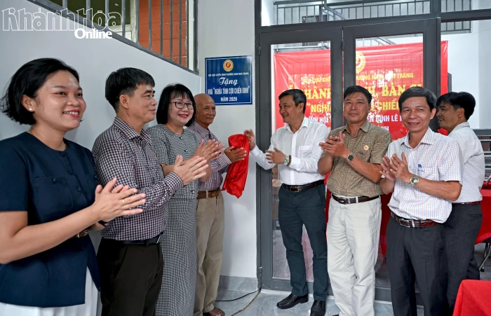 Hội Cựu chiến binh phường Nam Nha Trang bàn giao nhà “Nghĩa tình cựu chiến binh”