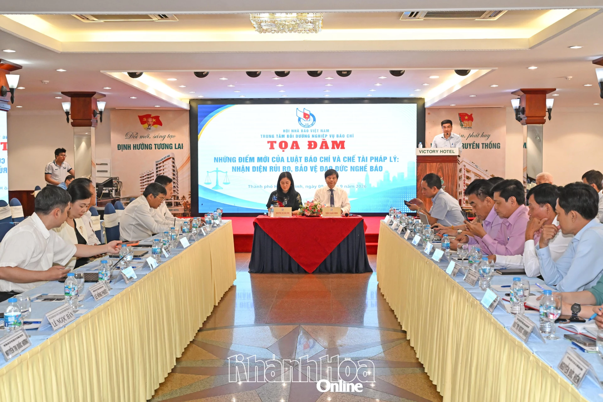 Quang cảnh buổi tọa đàm.