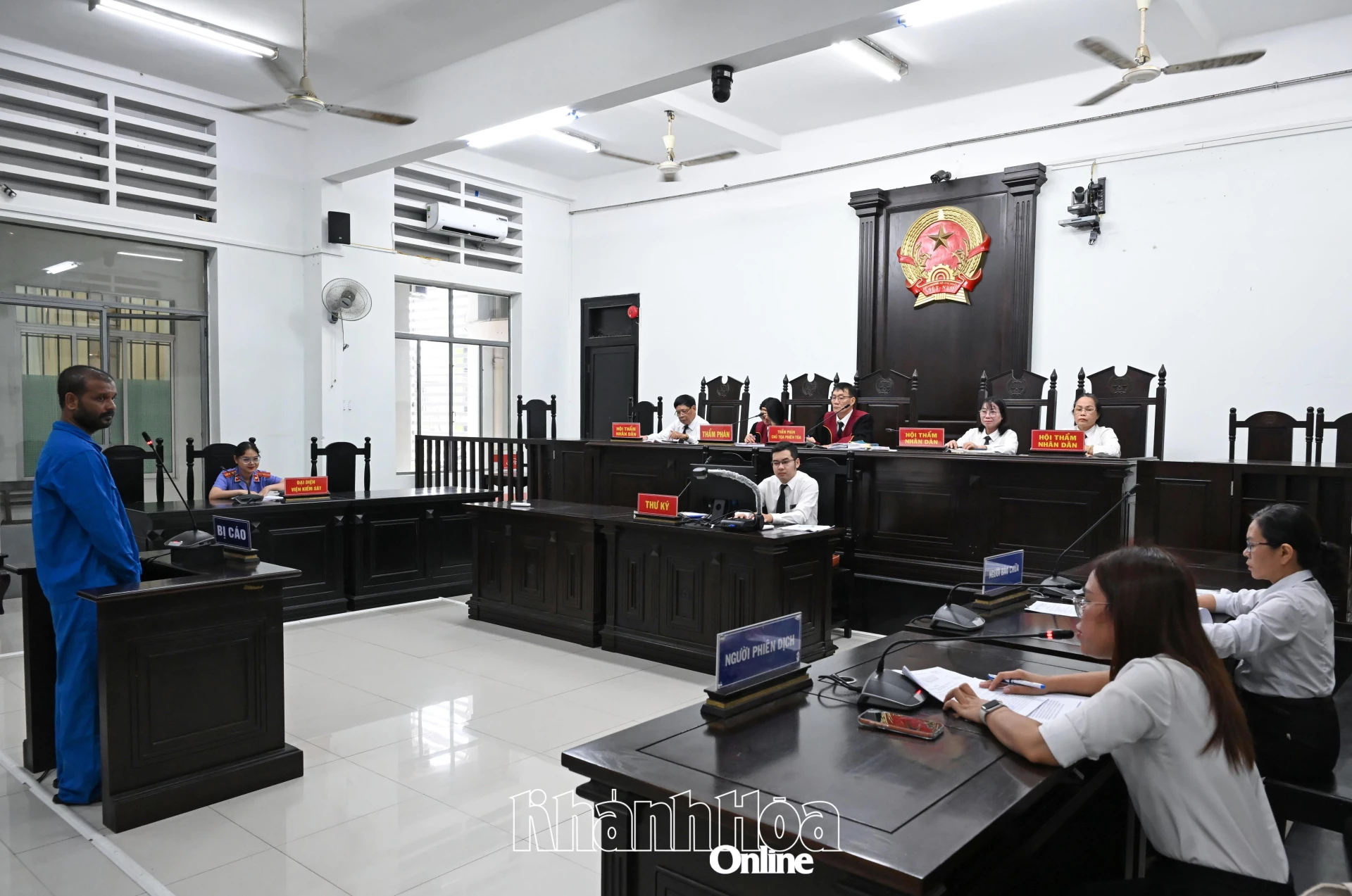 Quang cảnh phiên tòa. 