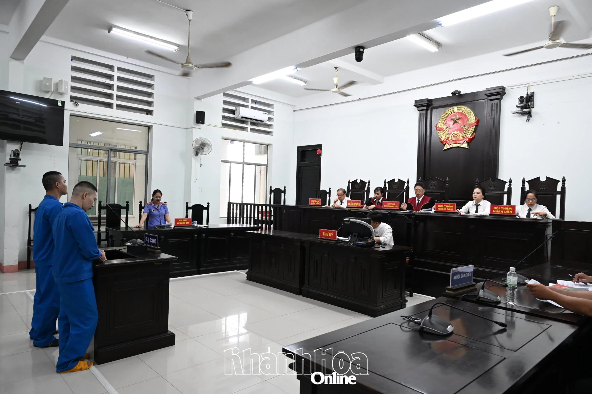 Quang cảnh phiên tòa.