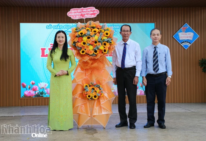 Trường THPT Nguyễn Văn Trỗi khai giảng năm học mới