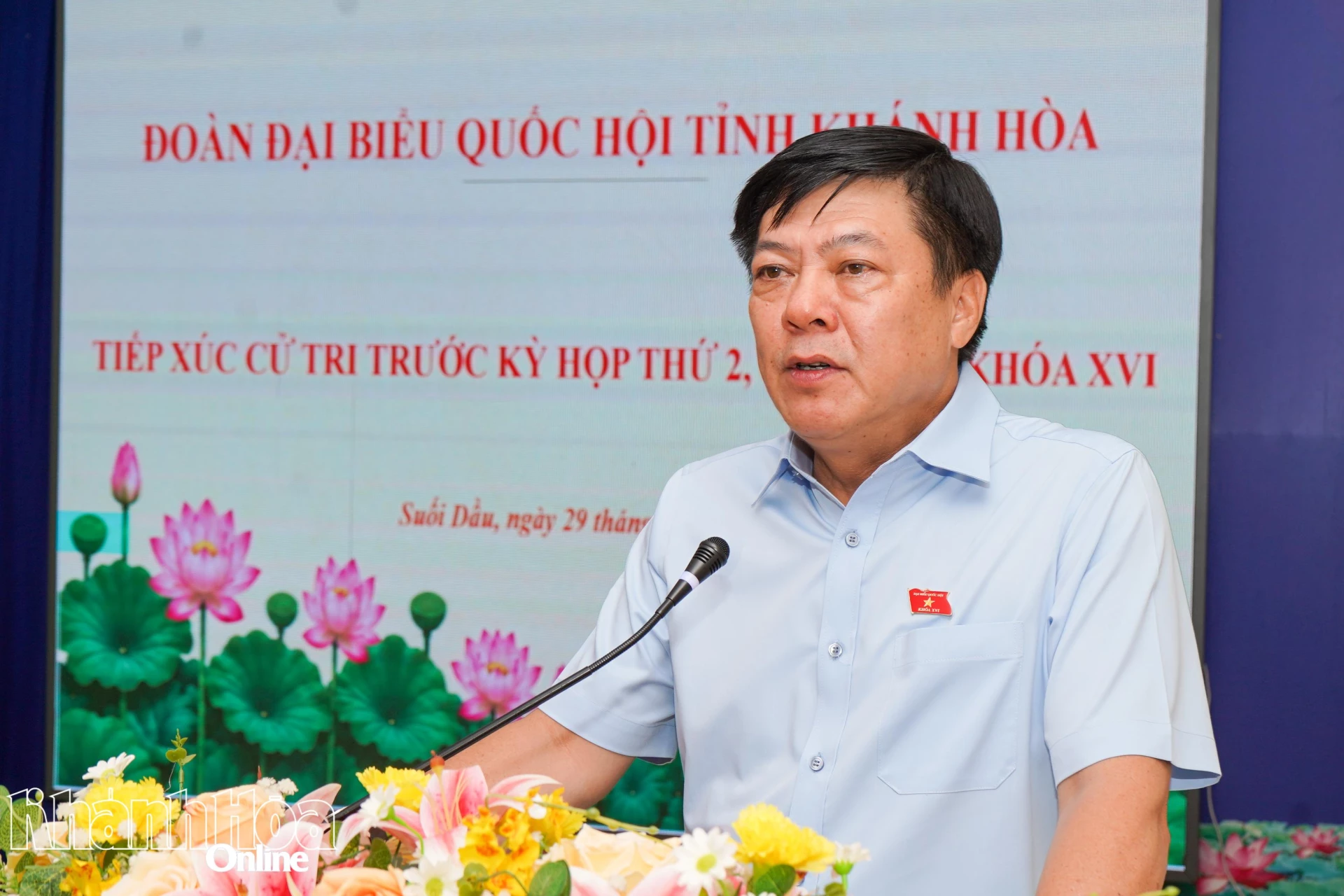 Chuẩn Đô đốc Phạm Minh Tuấn thông tin, làm rõ một số nội dung thuộc lĩnh vực cử tri quan tâm.