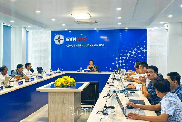 Công ty Điện lực Khánh Hòa: Bảo đảm an toàn lưới điện mùa mưa bão