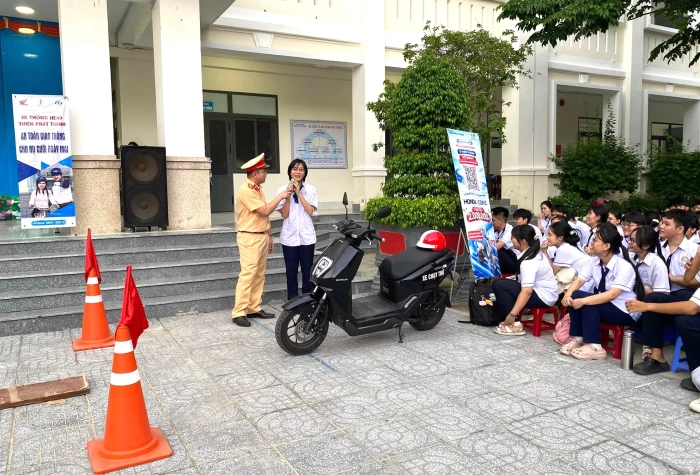 Hơn 20.000 giáo viên, học sinh được phổ biến pháp luật về trật tự an toàn giao thông