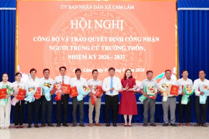 Xã Cam Lâm trao quyết định công nhận 33 trưởng thôn