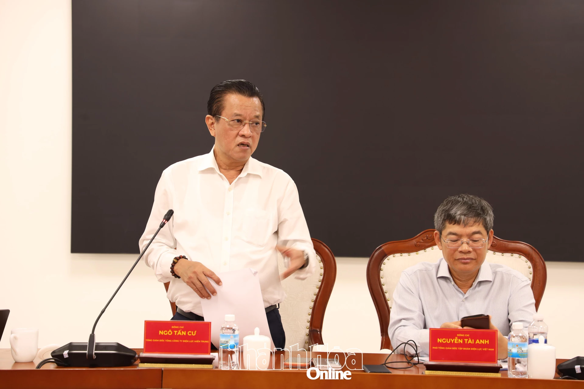 Lãnh  đạo  Tổng  Công  ty  Điện  lực Miền  trung phát biểu ý kiến