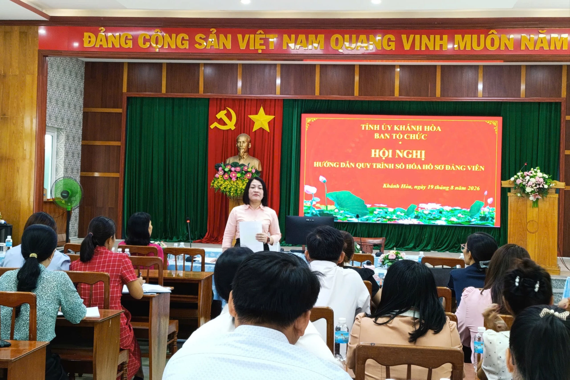 Hội nghị hướng dẫn trực tiếp quy trình số hóa hồ sơ đảng viên đến các cấp ủy trực thuộc Tỉnh ủy