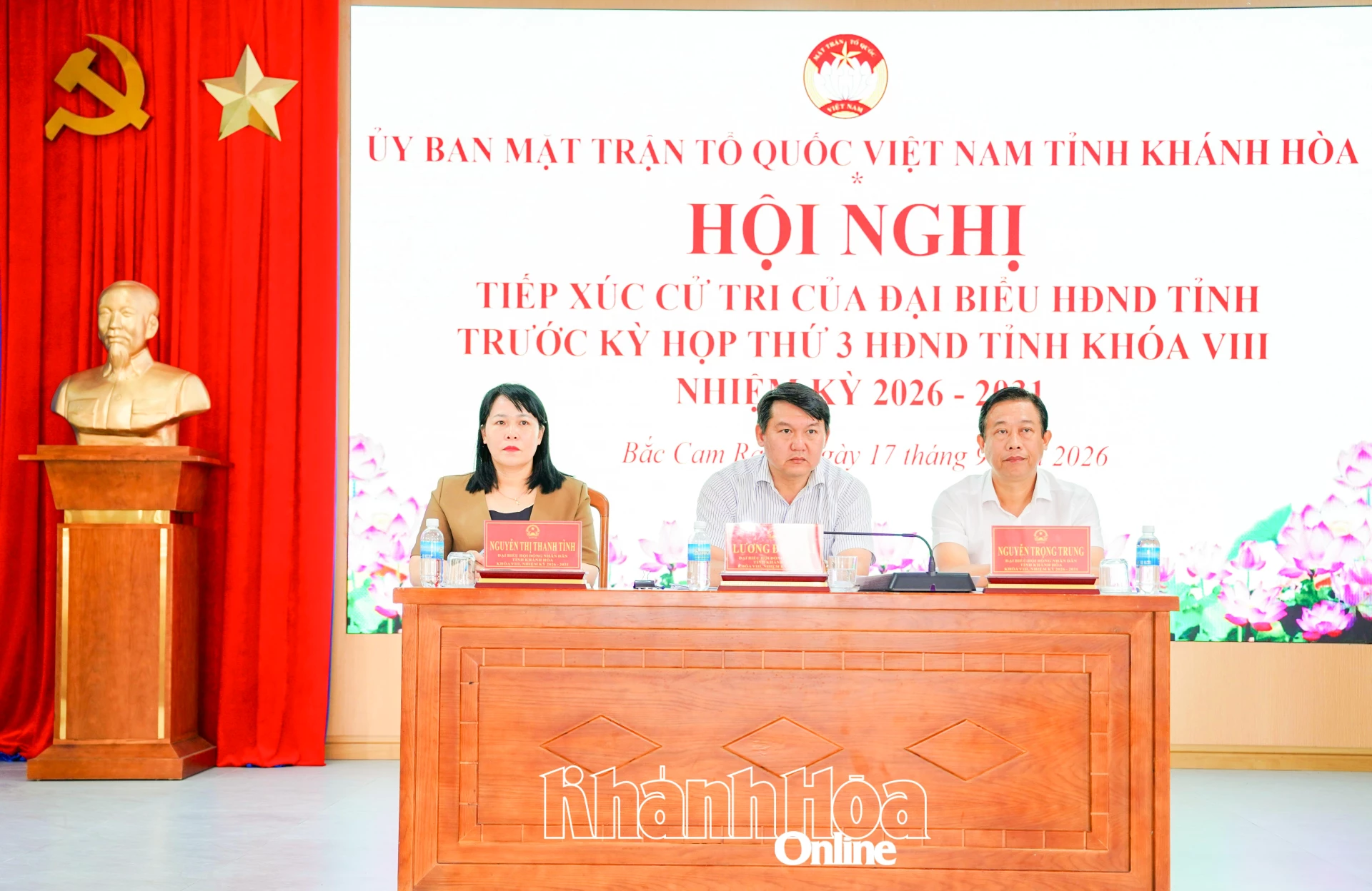 Đồng chí Lương Đức Hải cùng các đại biểu HĐND tỉnh Khánh Hòa tiếp xúc cử tri tại phường Bắc Cam Ranh.