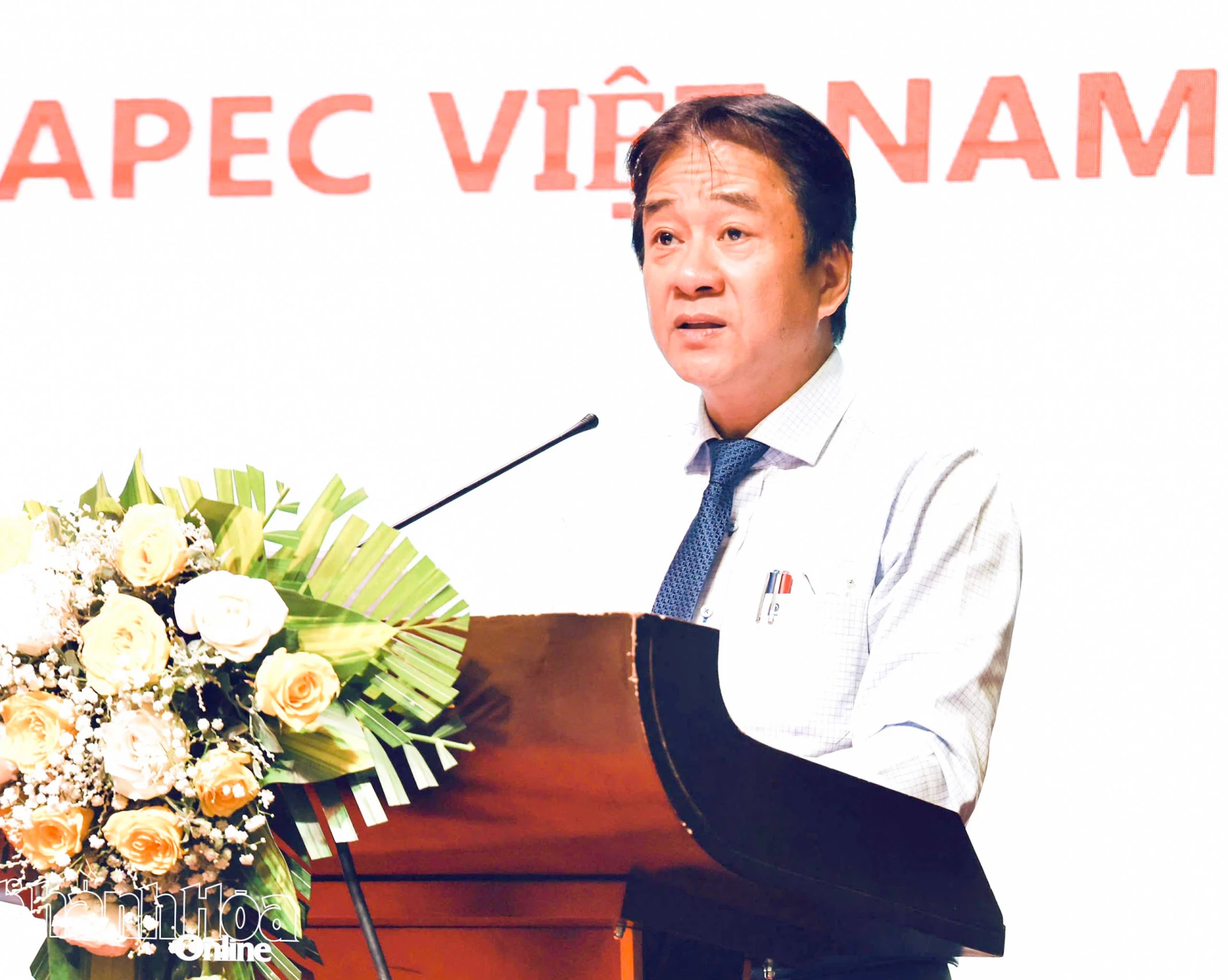 Phó Chủ tịch Thường trực UBND tỉnh Khánh Hòa Nguyễn Long Biên phát biểu chào mừng hội nghị.