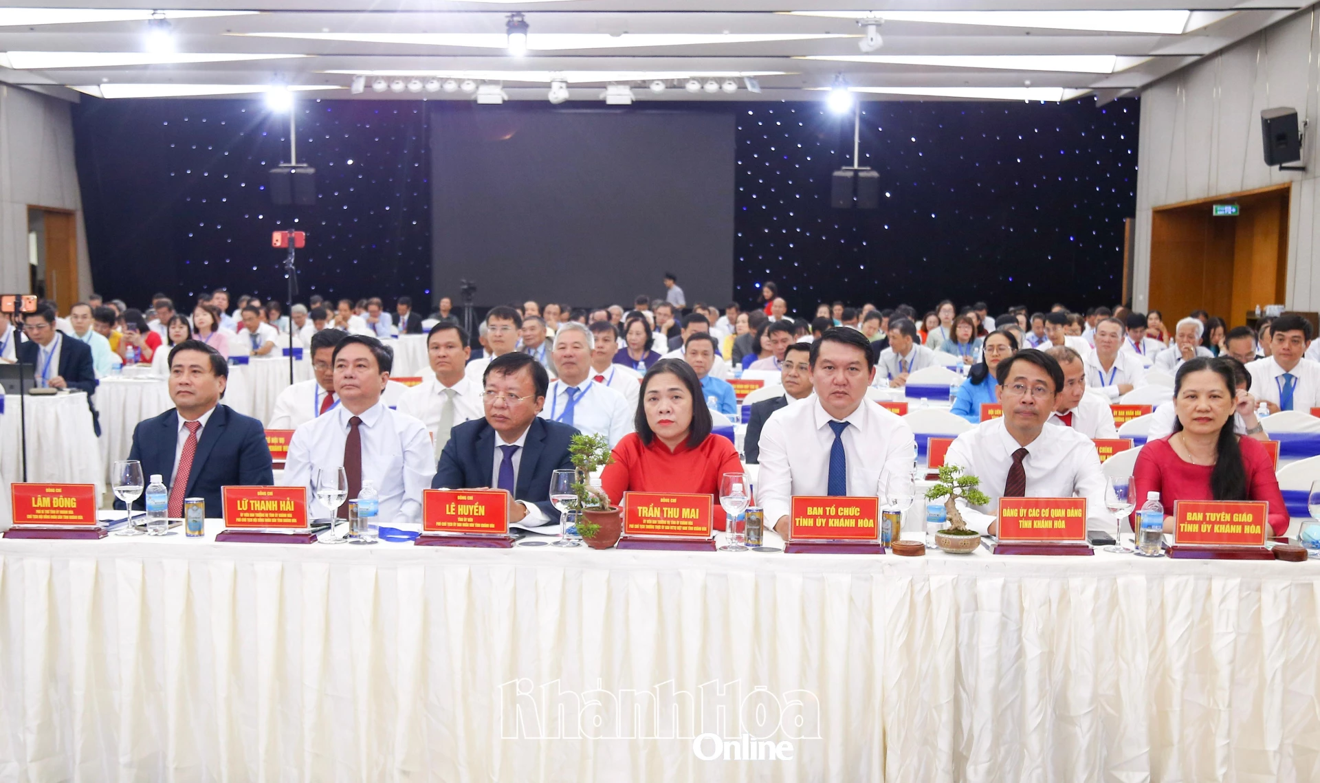 Các đồng chí lãnh đạo tỉnh tham dự đại hội
