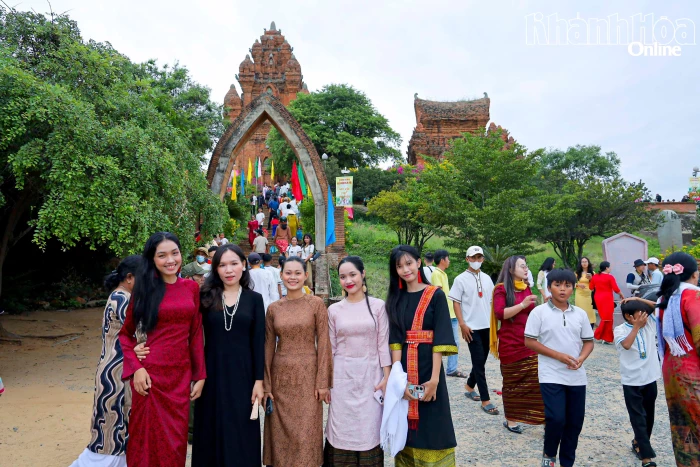 Phát triển du lịch văn hóa Khánh Hòa trong kỷ nguyên mới - Kỳ 3: Đưa di sản văn hóa thành tài sản