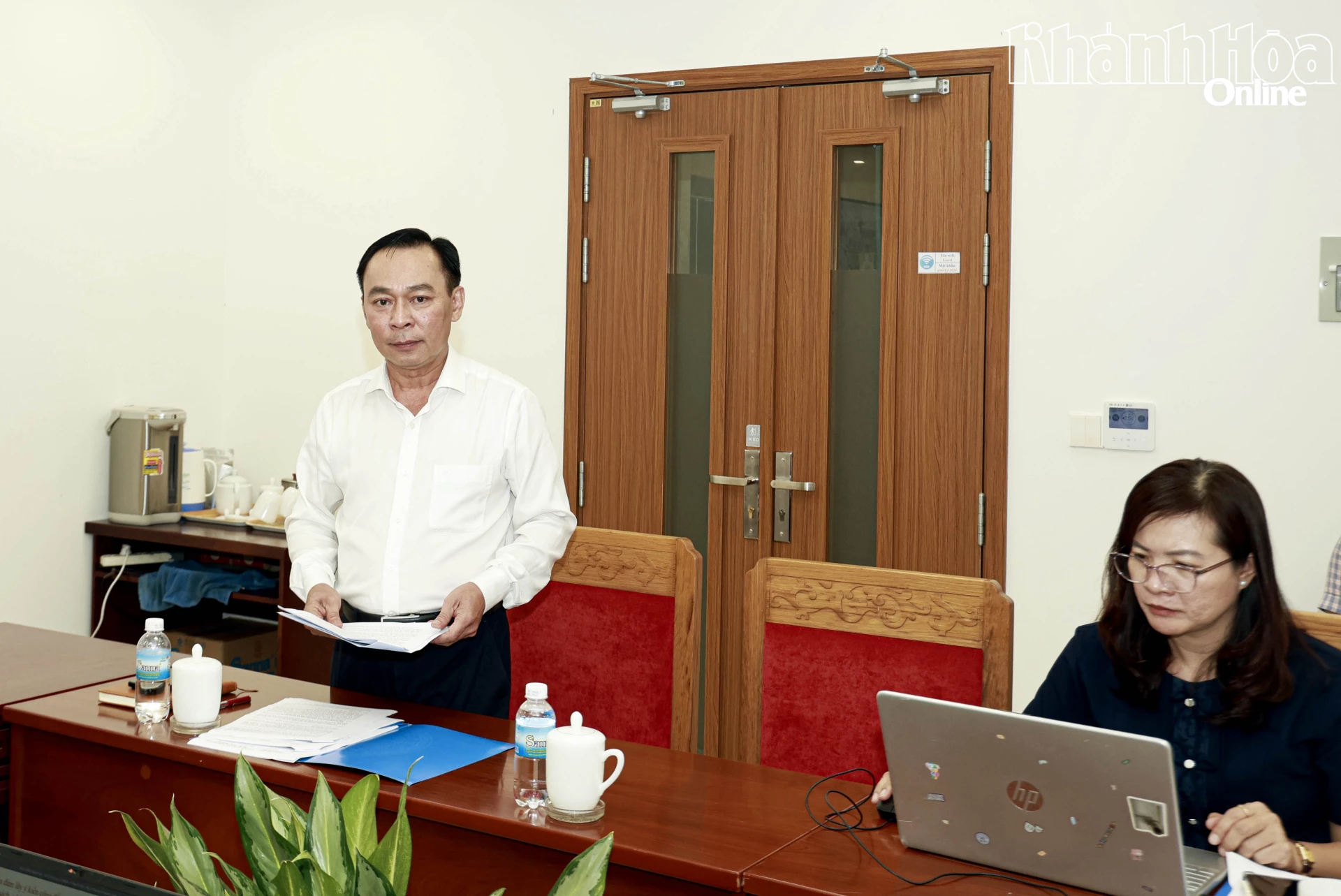 Lãnh đạo Trung tâm Xúc tiến Đầu tư, Thương mại và Du lịch tỉnh báo cáo công việc.