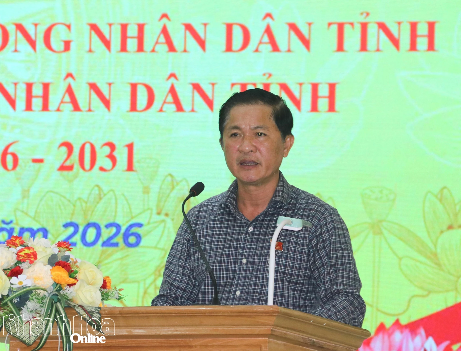 Ông Phan Gia Ngọc thông tin về việc trả lời ý kiến, kiến nghị của cử tri 2 xã gửi đến Kỳ họp thứ 2, HĐND tỉnh khóa VIII.