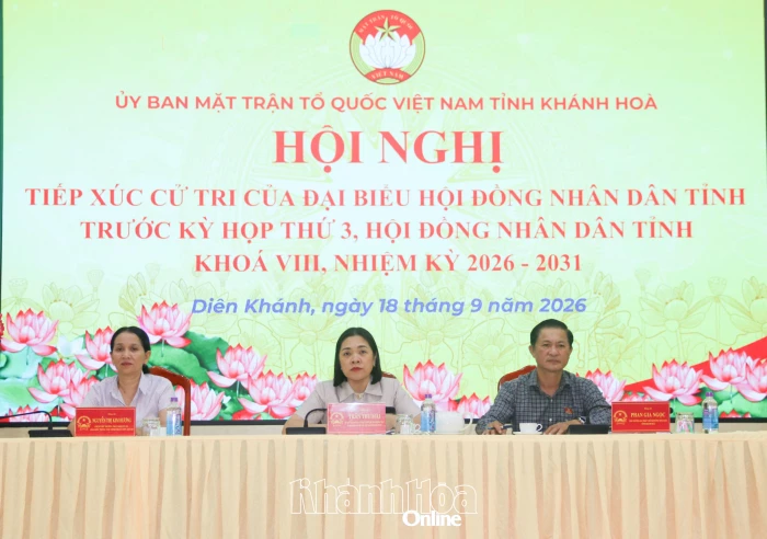 Phó Chủ tịch Thường trực Ủy ban MTTQ Việt Nam tỉnh Trần Thu Mai tiếp xúc cử tri 2 xã Diên Khánh, Diên Lạc