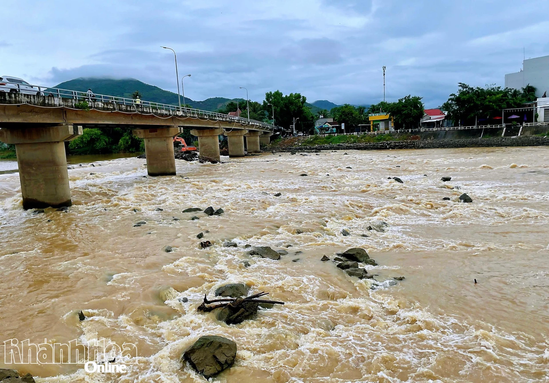 Khu vực cầu Vĩnh Phương (phường Tây Nha Trang chiều 22-9).