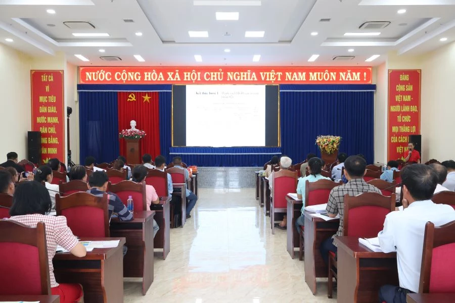 Quang cảnh buổi tập huấn.