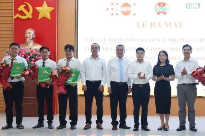 Ra mắt 5 câu lạc bộ "Người cha trách nhiệm" tại xã Cam Lâm