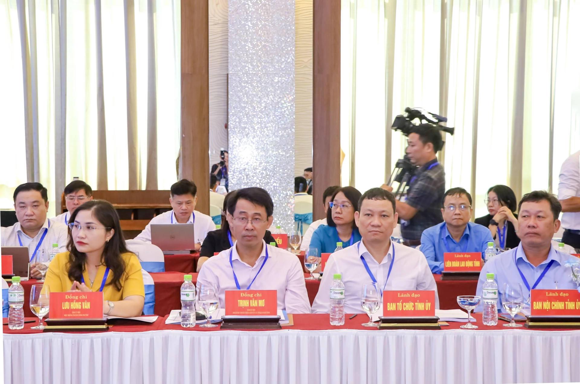 Các đại biểu tham dự hội thảo.
