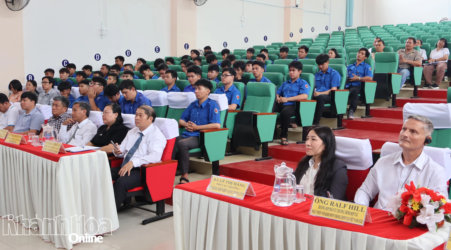 Các đại biểu tham dự lễ xuất quân.