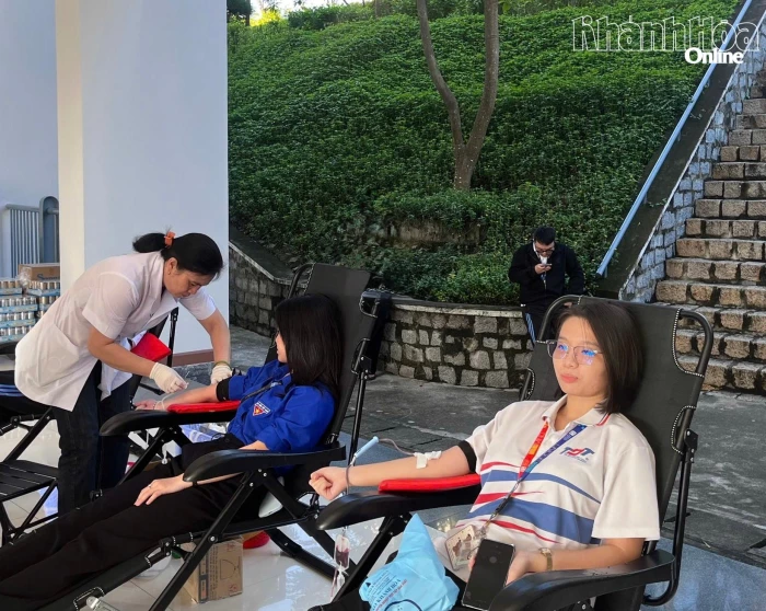 Gần 170 sinh viên Phân hiệu Trường Đại học Tôn Đức Thắng tham gia hiến máu tình nguyện