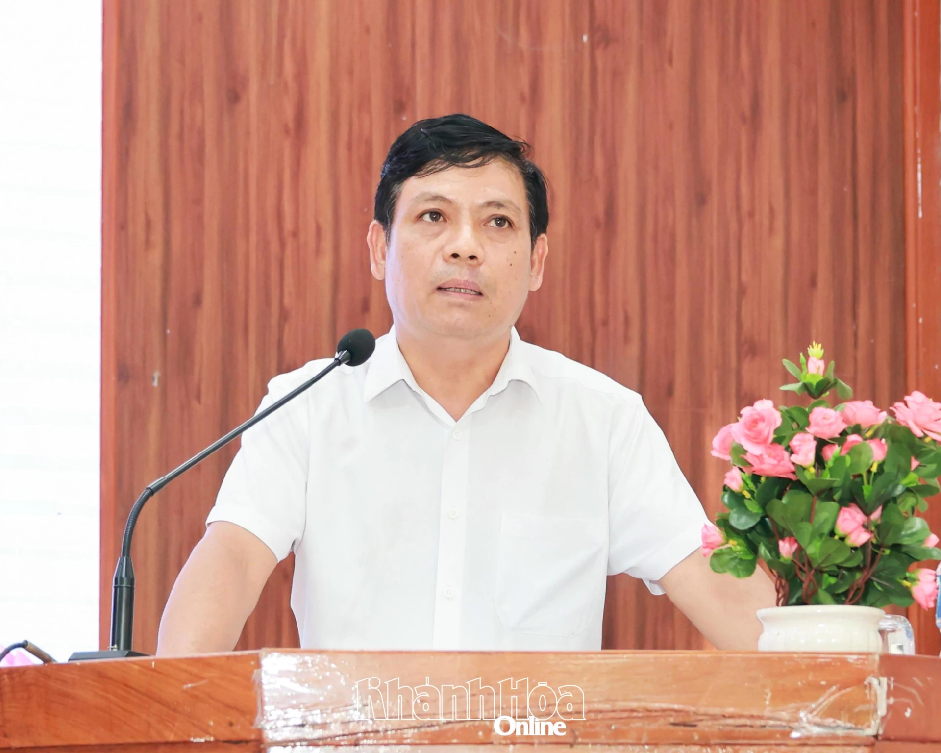 Lãnh đạo xã Bác Ái Đông giải trình một số kiến nghị của cử tri thuộc thẩm quyền.