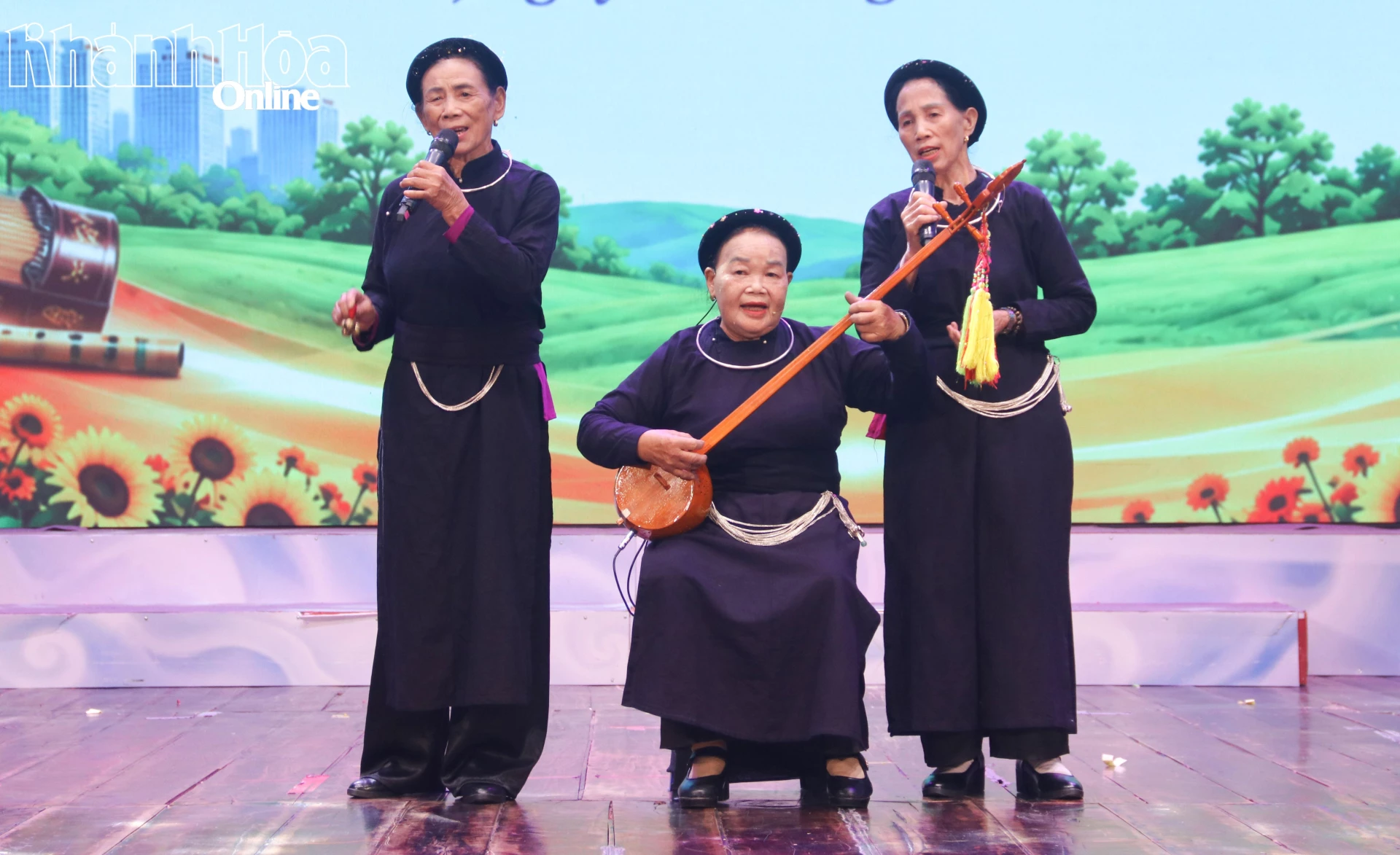 Tiết mục do các thành viên câu lạc bộ biểu diễn đạt giải nhất tại Liên hoan Tiếng hát dân ca người cao tuổi tỉnh năm 2026.