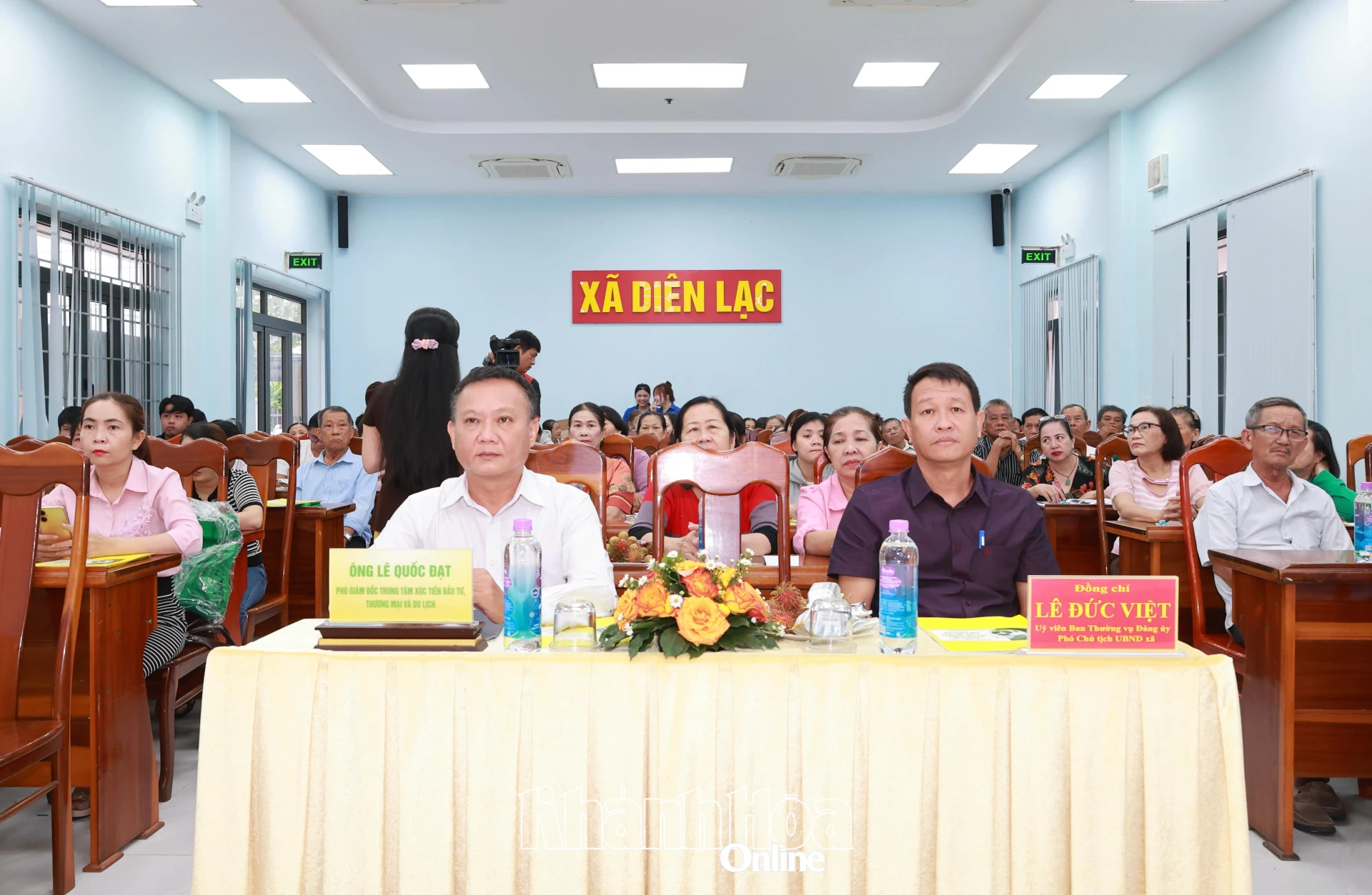 Các đại biểu tham dự hội nghị.