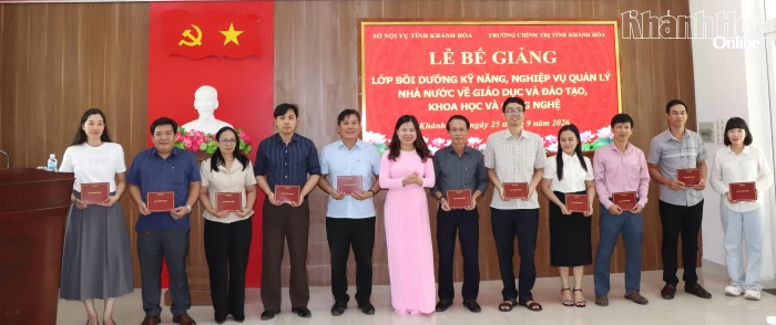 82 học viên hoàn thành chương trình bồi dưỡng về giáo dục, khoa học và công nghệ