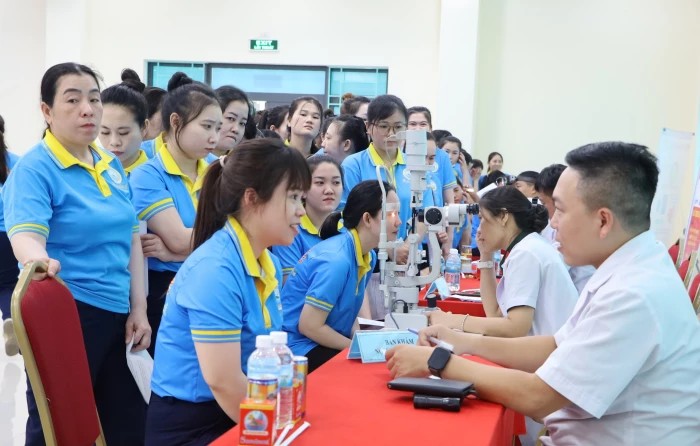 Đẩy mạnh tuyên truyền khám sức khỏe định kỳ cho đoàn viên, người lao động