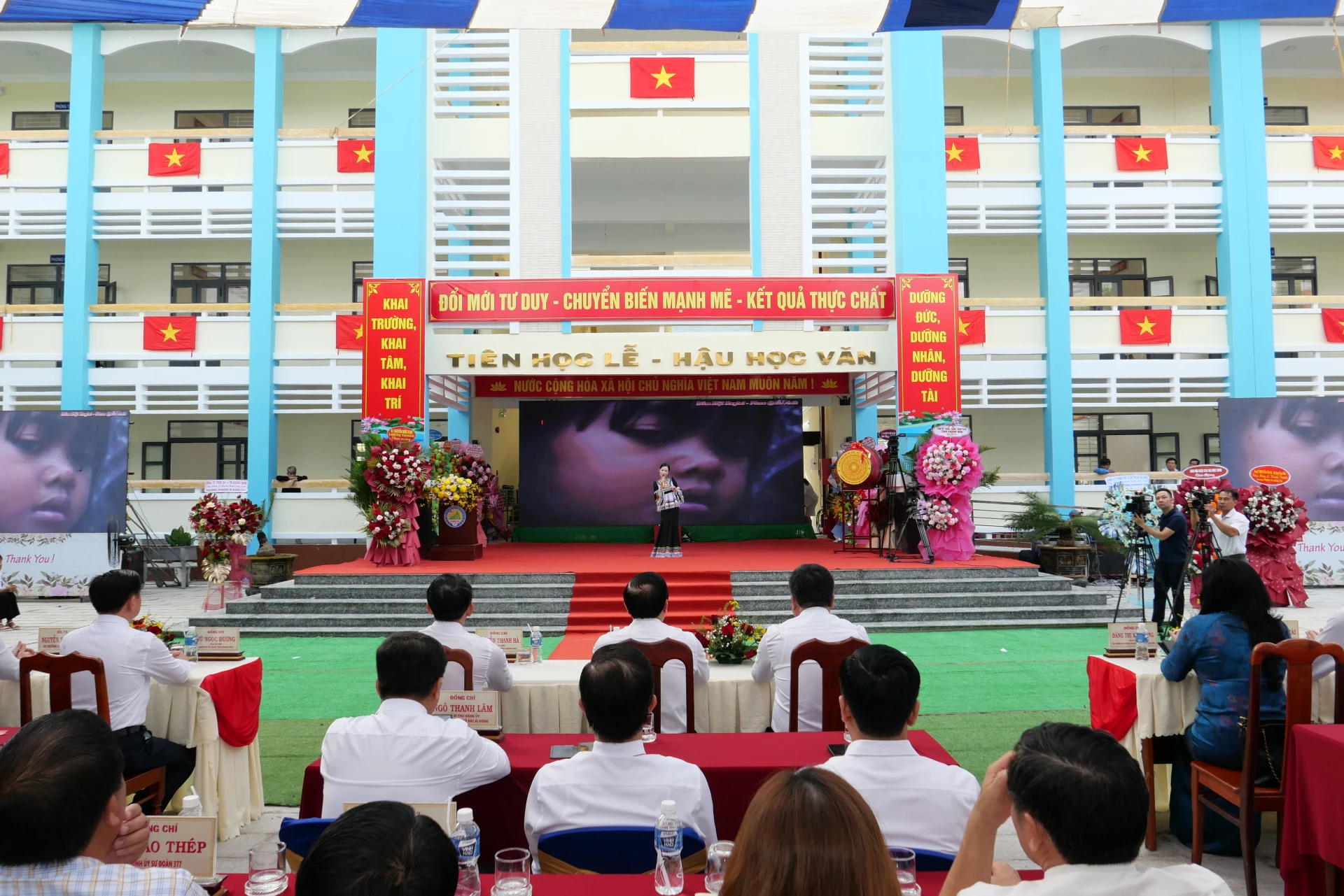 Quang cảnh lễ khai giảng.