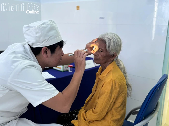Đẩy nhanh khám sức khỏe toàn dân