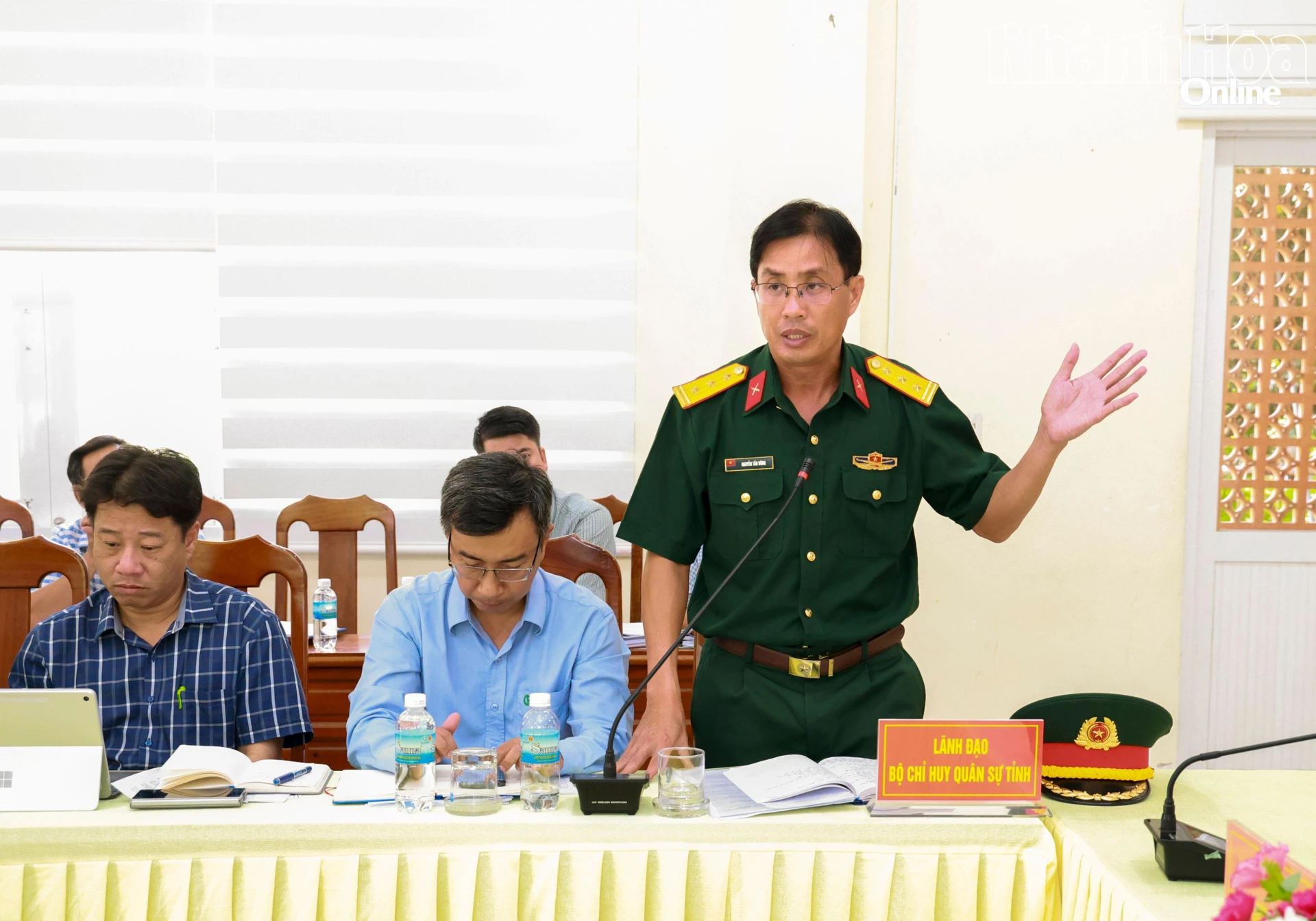 Lãnh đạo Bộ Chỉ huy quân sự tỉnh phát biểu tại buổi làm việc với 7 xã khu vực Diên Khánh.