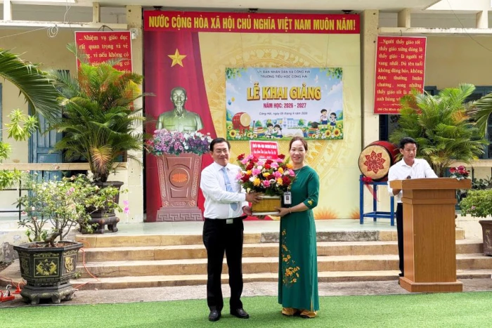 Hơn 2.900 học sinh xã Công Hải rộn ràng khai giảng năm học mới