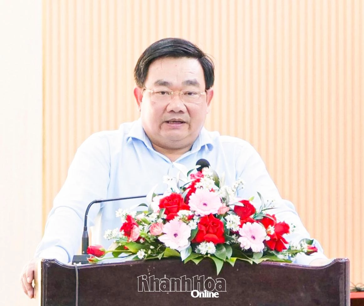 Phó Chủ tịch UBND tỉnh Trịnh Minh Hoàng phát biểu tại hội nghị.