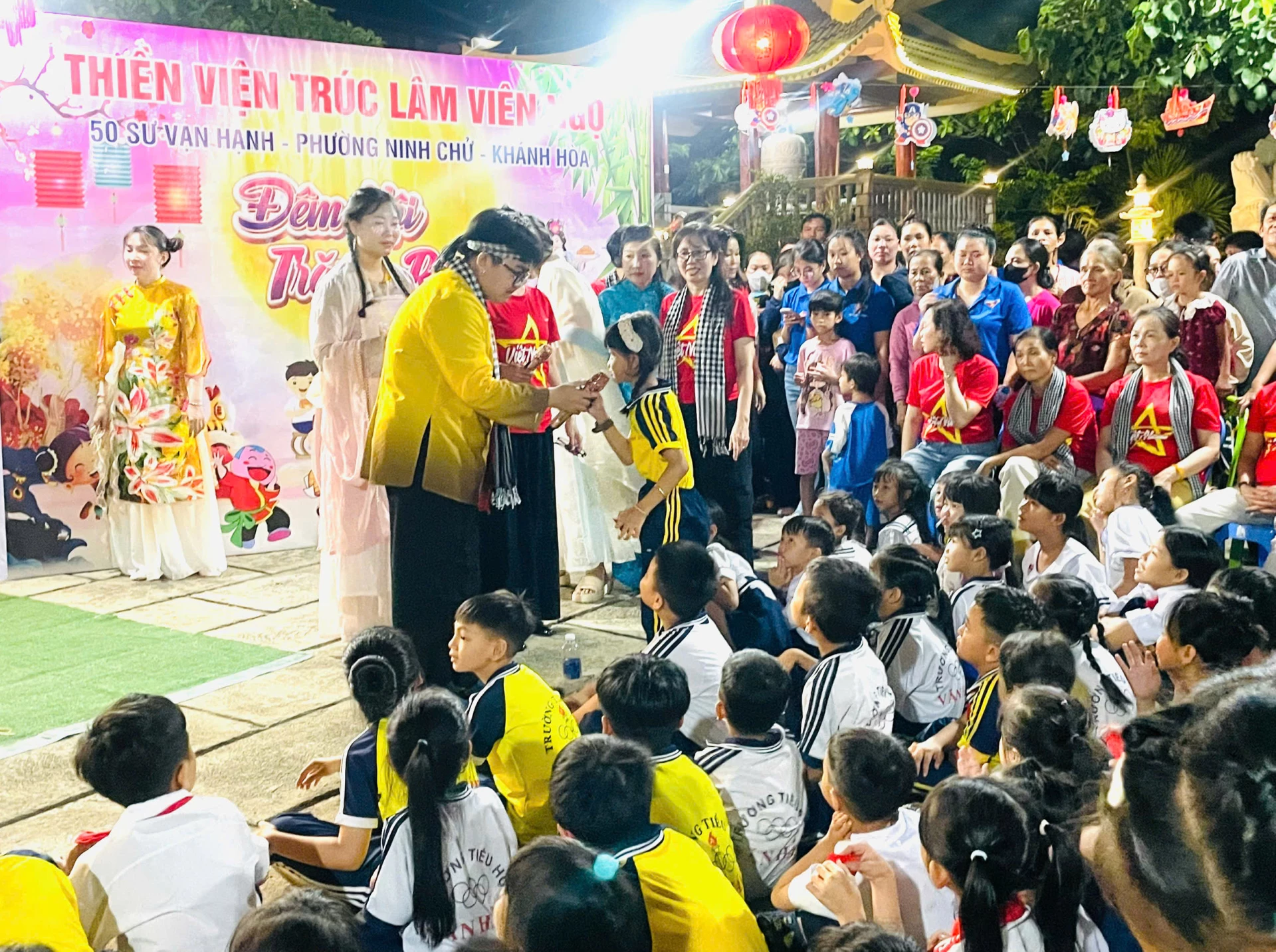 Quang cảnh chương trình.